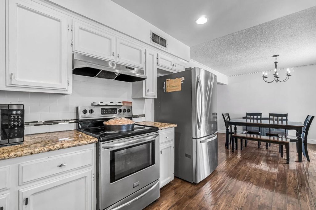 Image 12 of property listing at 11975 Charlton Road, Madera, CA 93636