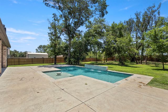 904 Taylor Branch, Springtown, TX 76082