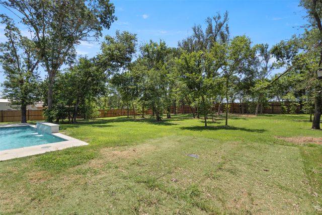 904 Taylor Branch, Springtown, TX 76082