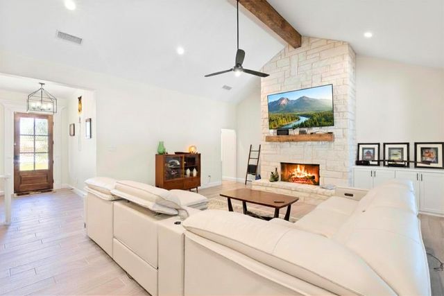904 Taylor Branch, Springtown, TX 76082