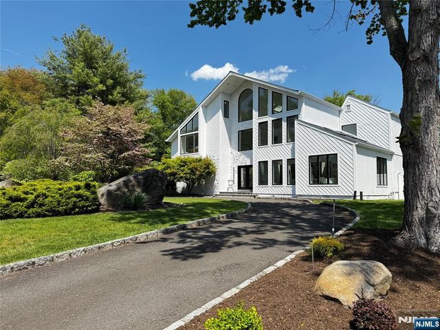 81 Greenwoods Road, Old Tappan, NJ 07675