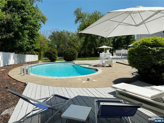 81 Greenwoods Road, Old Tappan, NJ 07675