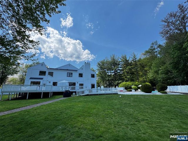 81 Greenwoods Road, Old Tappan, NJ 07675