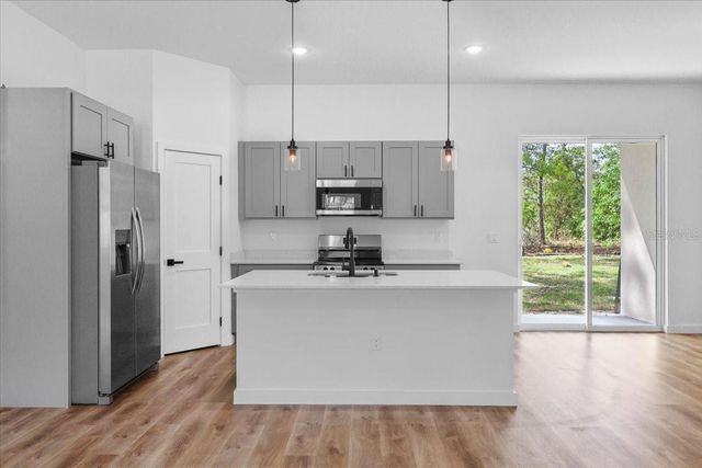 8677 N CIRCULAR WAY, Citrus Springs, FL 34434