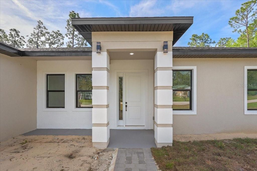 Image 2 of property listing at 8677 N CIRCULAR WAY, Citrus Springs, FL 34434