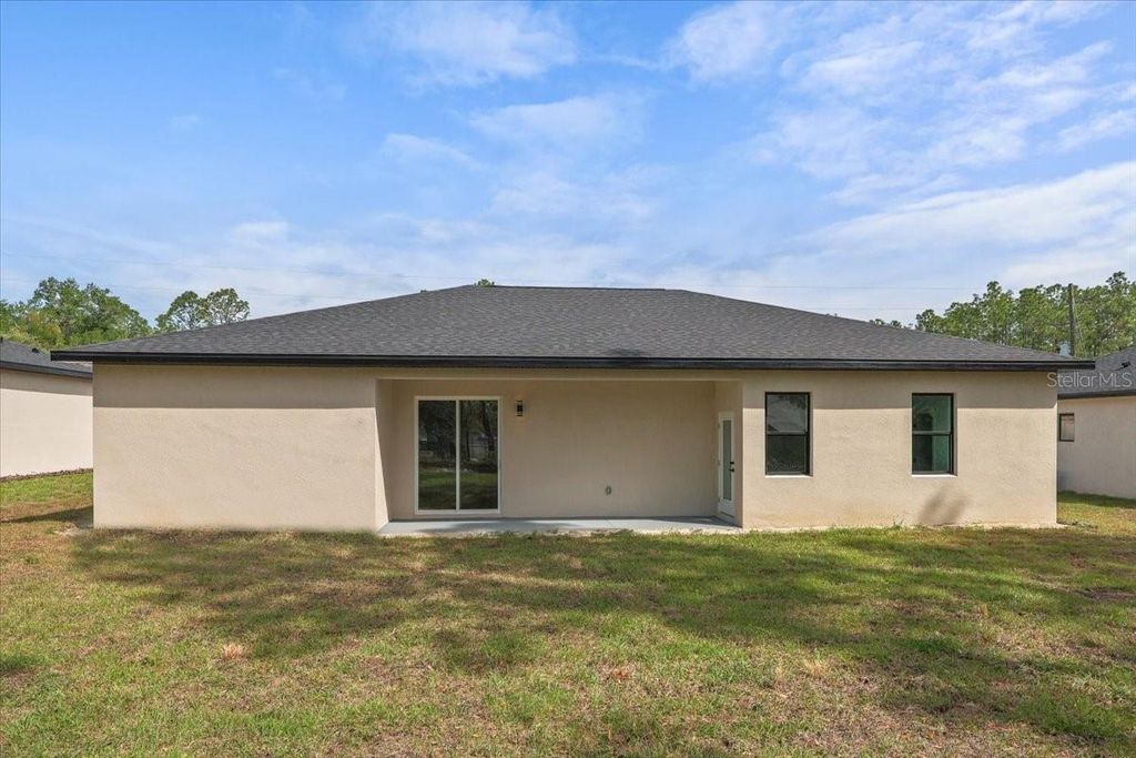 Image 16 of property listing at 8677 N CIRCULAR WAY, Citrus Springs, FL 34434