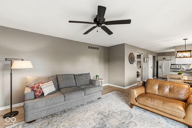 8223 Picadilly Lane, Indianapolis, IN 46256