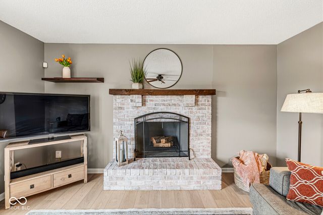 8223 Picadilly Lane, Indianapolis, IN 46256