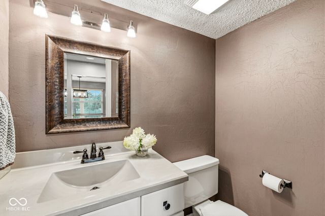 8223 Picadilly Lane, Indianapolis, IN 46256
