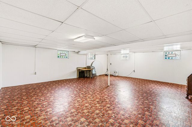 8223 Picadilly Lane, Indianapolis, IN 46256