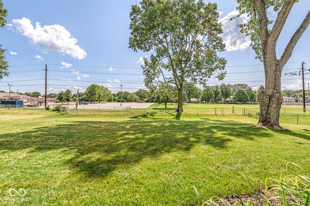 8223 Picadilly Lane, Indianapolis, IN 46256