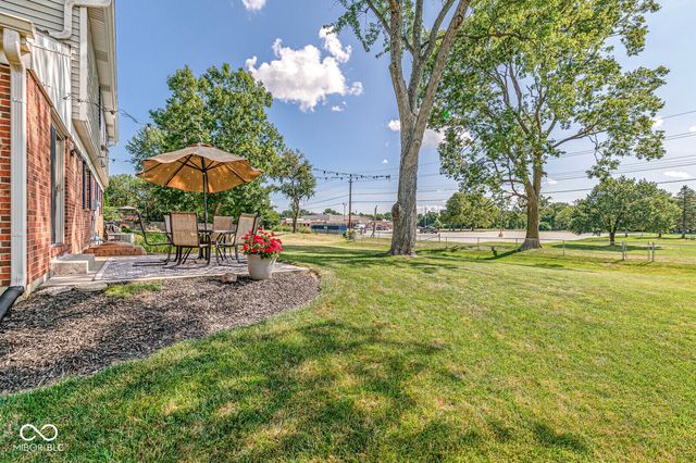 8223 Picadilly Lane, Indianapolis, IN 46256