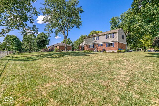 8223 Picadilly Lane, Indianapolis, IN 46256