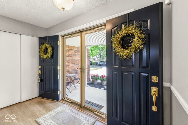 8223 Picadilly Lane, Indianapolis, IN 46256