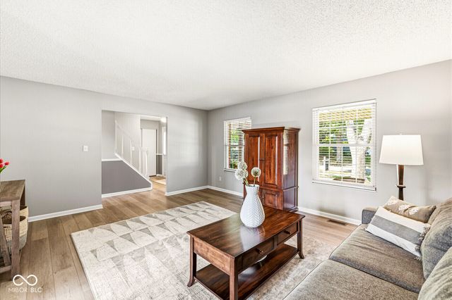 8223 Picadilly Lane, Indianapolis, IN 46256