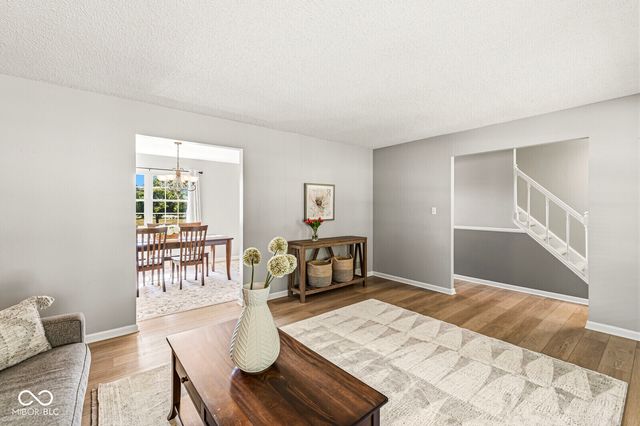 8223 Picadilly Lane, Indianapolis, IN 46256