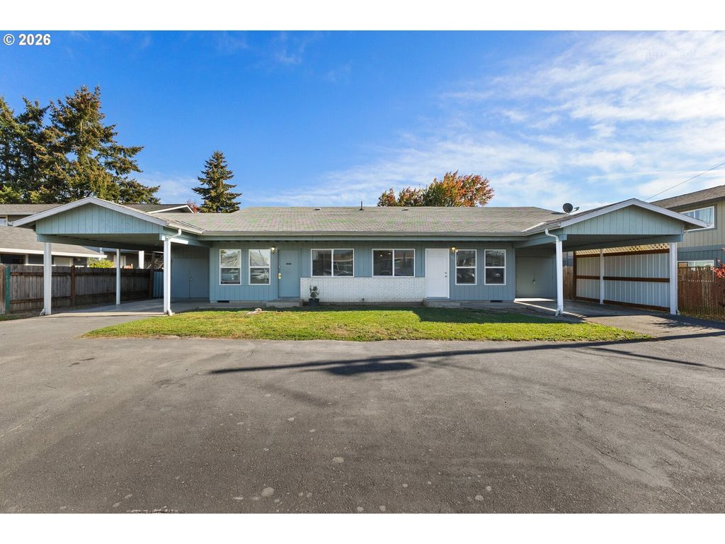 Image 1 of property listing at 1506 N DEBORAH Rd, Newberg, OR 97132