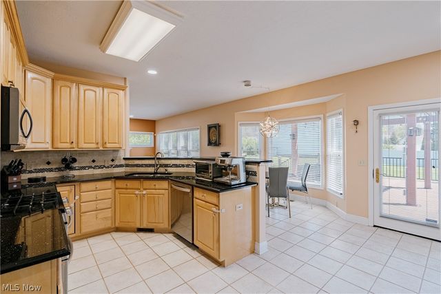 5163 Bayside Lake Boulevard, Stow, OH 44224