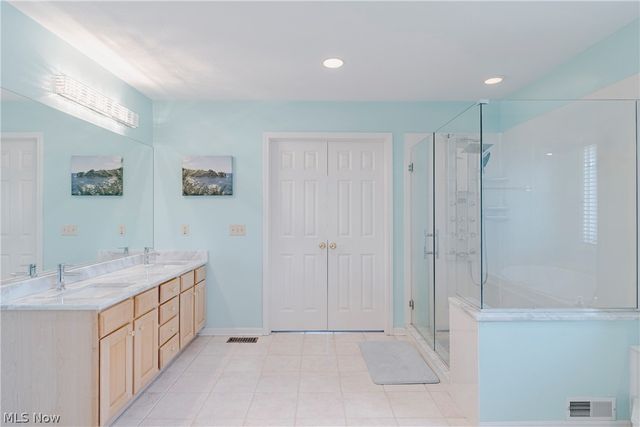 5163 Bayside Lake Boulevard, Stow, OH 44224
