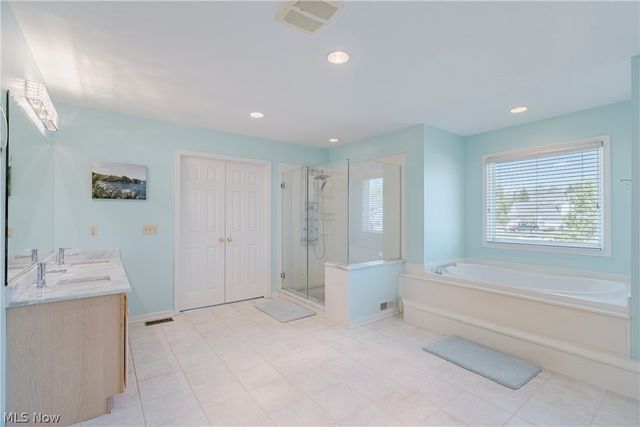 5163 Bayside Lake Boulevard, Stow, OH 44224