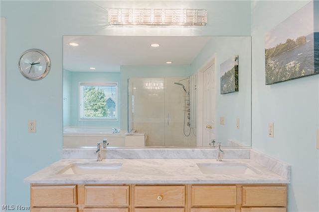 5163 Bayside Lake Boulevard, Stow, OH 44224