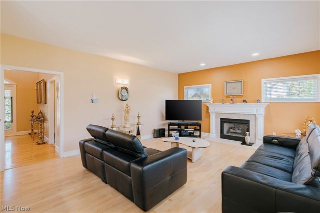 5163 Bayside Lake Boulevard, Stow, OH 44224
