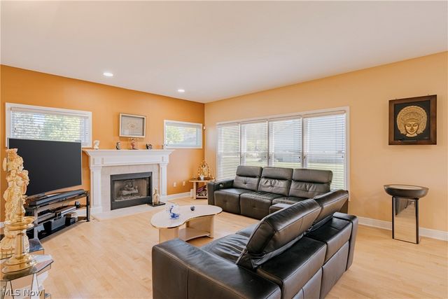 5163 Bayside Lake Boulevard, Stow, OH 44224