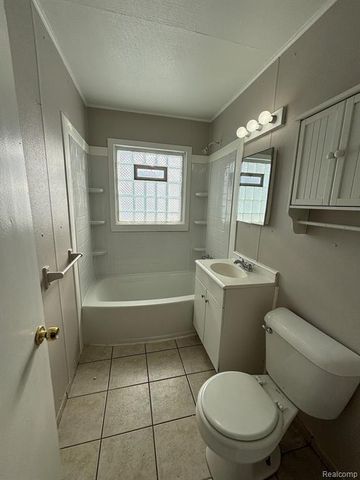 11340 Fisher Avenue, Warren, MI 48089