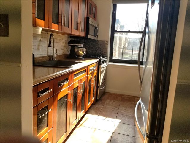 91-10 32nd Avenue E306, East Elmhurst, NY 11369