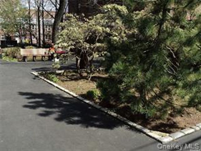 91-10 32nd Avenue E306, East Elmhurst, NY 11369