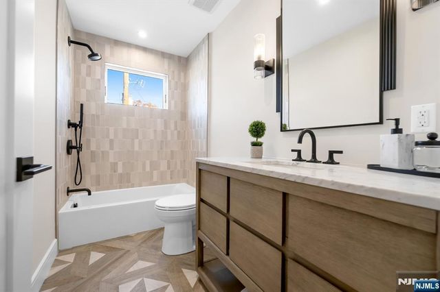 96 W Main Street, Ramsey, NJ 07446