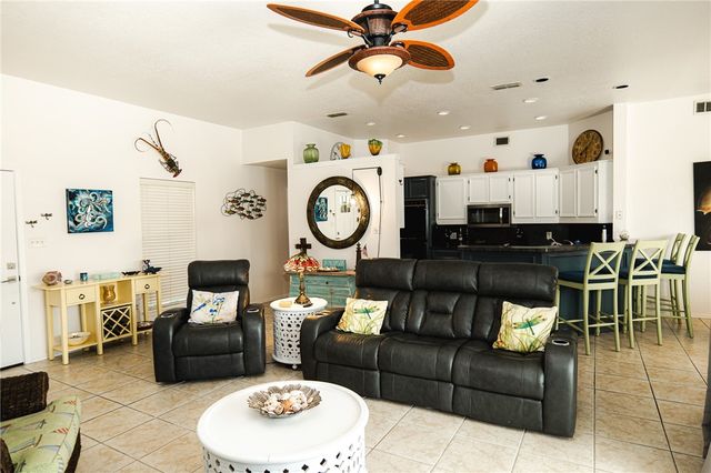 13849 Doubloon St, Corpus Christi, TX 78418