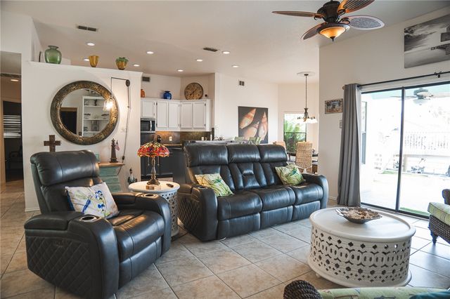 13849 Doubloon St, Corpus Christi, TX 78418