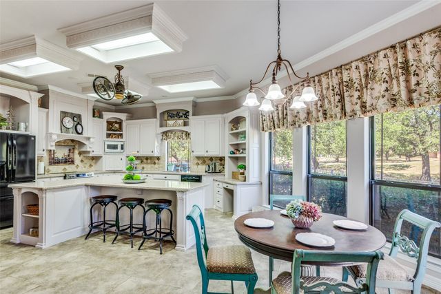221 Hart Court, Runaway Bay, TX 76426