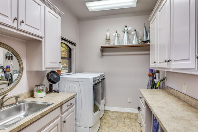 221 Hart Court, Runaway Bay, TX 76426