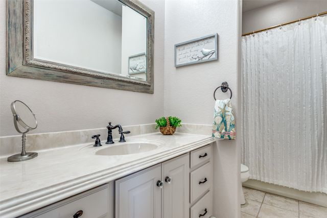 221 Hart Court, Runaway Bay, TX 76426
