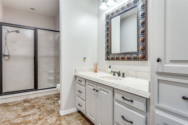 221 Hart Court, Runaway Bay, TX 76426