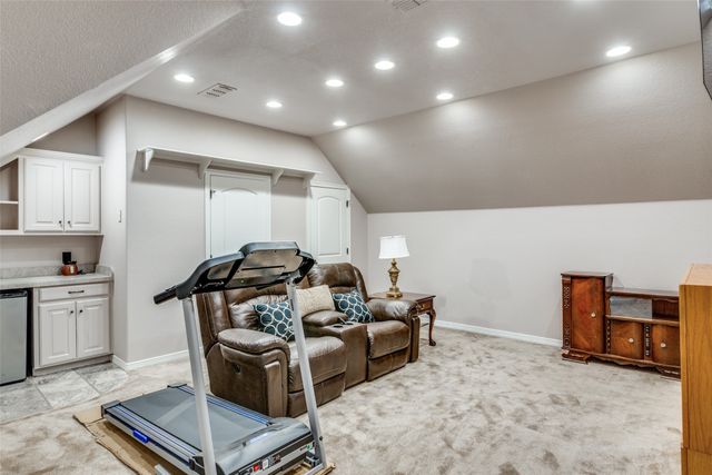 221 Hart Court, Runaway Bay, TX 76426
