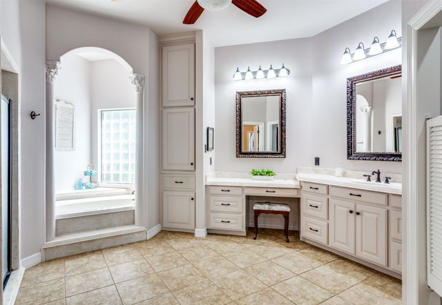 221 Hart Court, Runaway Bay, TX 76426