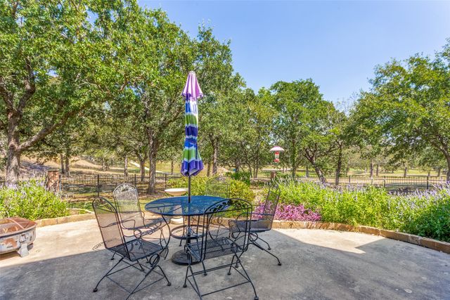 221 Hart Court, Runaway Bay, TX 76426