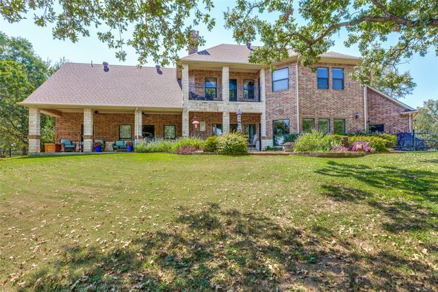 221 Hart Court, Runaway Bay, TX 76426