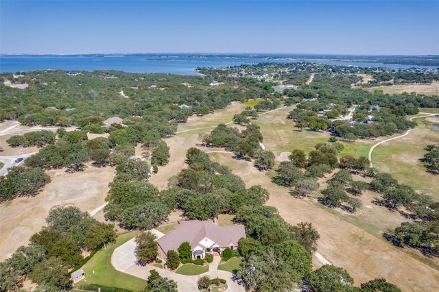 221 Hart Court, Runaway Bay, TX 76426