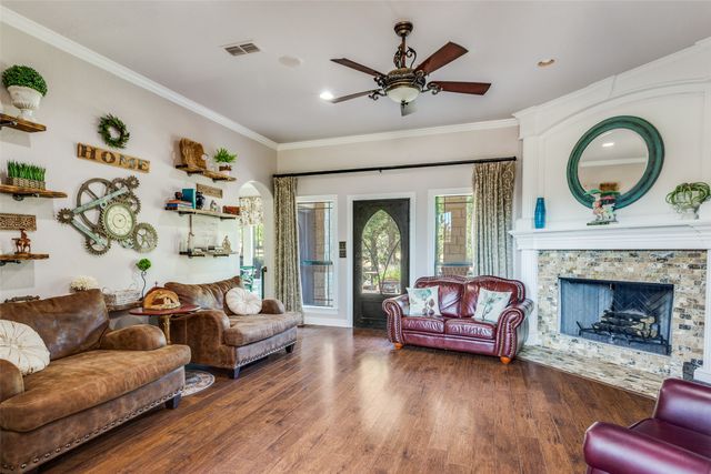 221 Hart Court, Runaway Bay, TX 76426