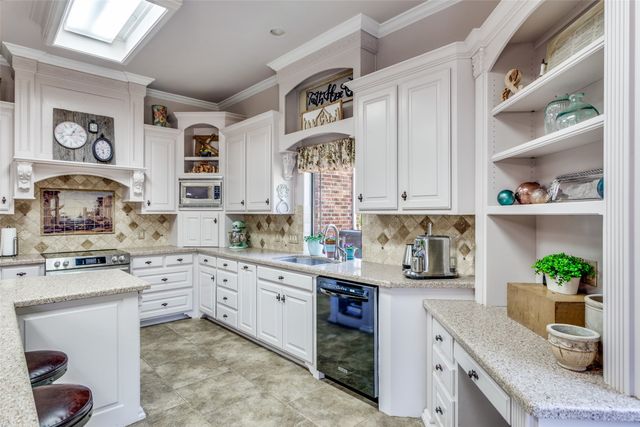 221 Hart Court, Runaway Bay, TX 76426