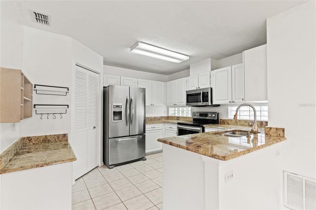 6758 SW 114TH STREET ROAD, Ocala, FL 34476