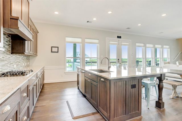 20 Hawkeye, Hitchcock, TX 77563