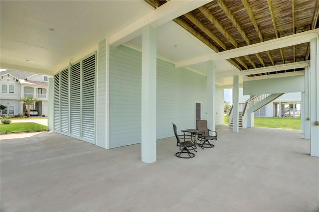 20 Hawkeye, Hitchcock, TX 77563