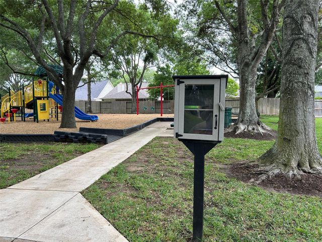 1715 Diamond Brook Drive, Houston, TX 77062