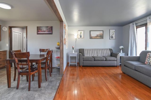 1593 BOND COURT, Green Bay, WI 54303