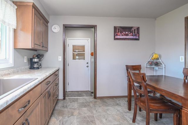 1593 BOND COURT, Green Bay, WI 54303